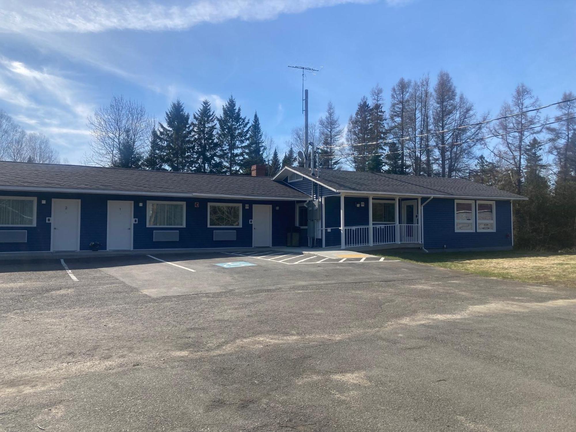 Wolastoq Inn And Suites Houlton Exterior foto